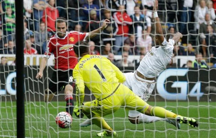Manchester United cae ante Swansea, 1ra derrota de campaña 