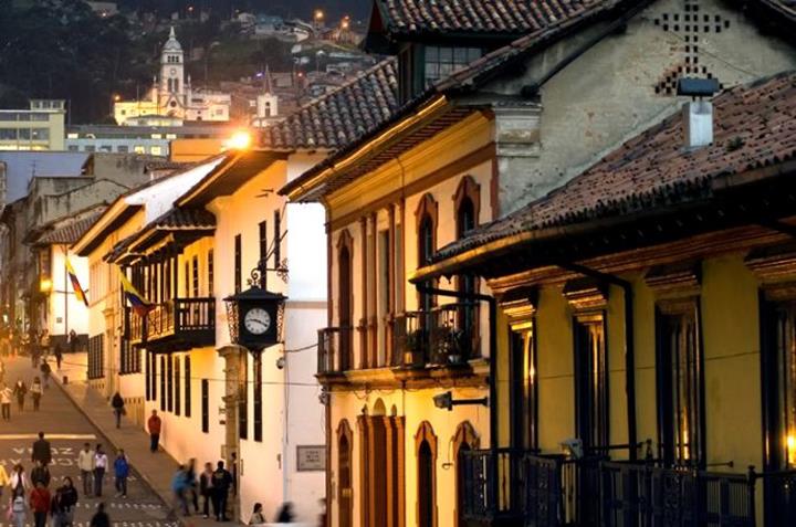 Bogotá en contraste con Santo Domingo