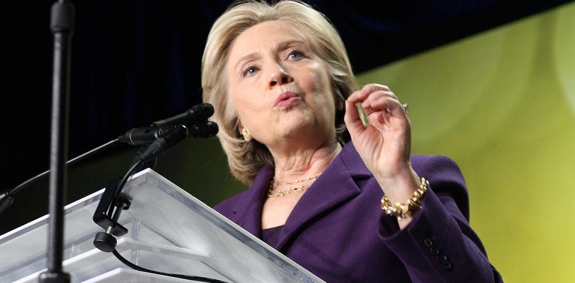 Una nueva tanda de correos de Clinton da munición a sus rivales republicanos