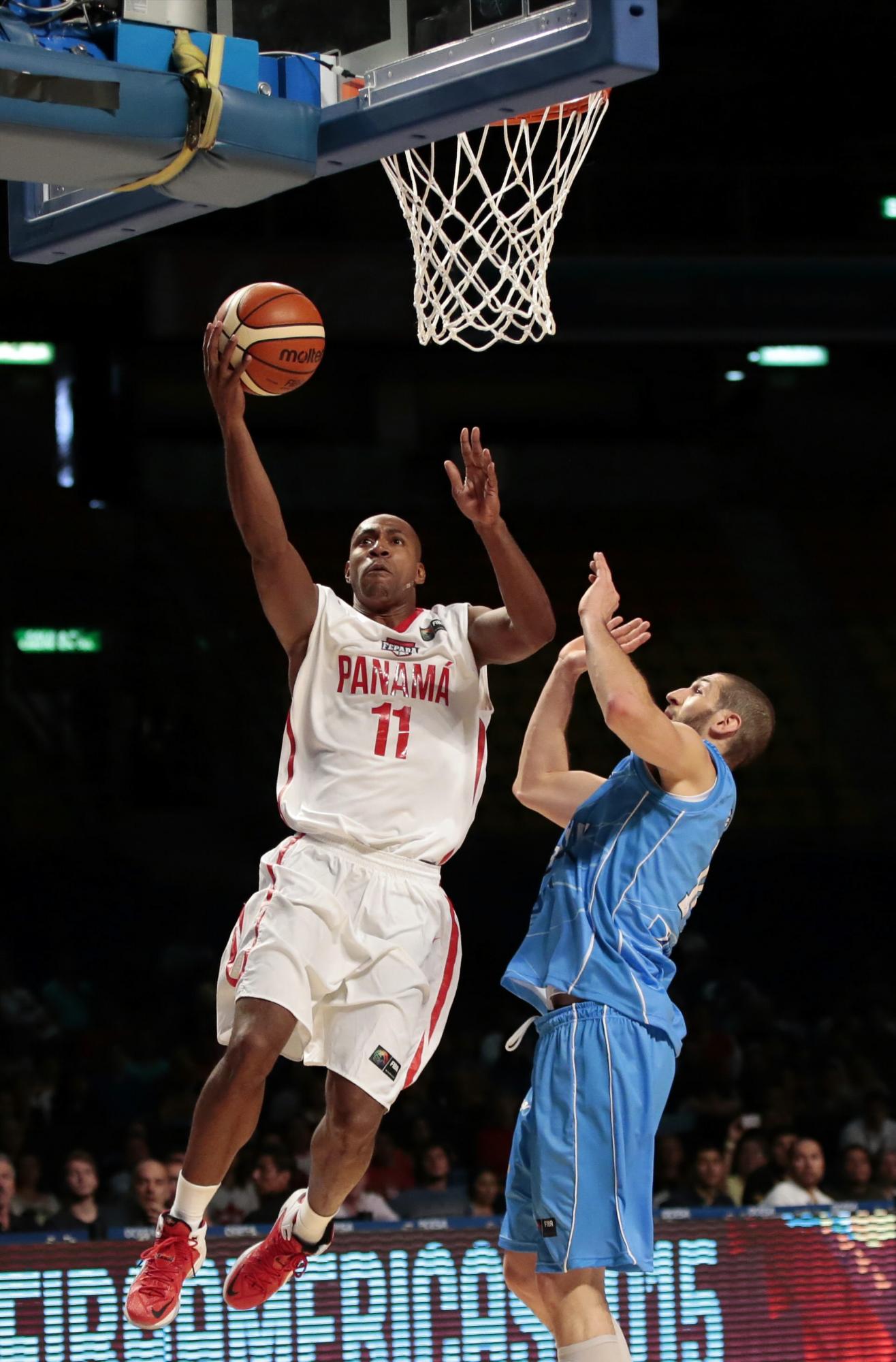 Hicks lleva a Panamá a su primera victoria al vencer a Uruguay