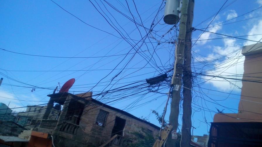 Colmados del sector Maquiteria se quejan por fallas en transformadores de energía eléctrica