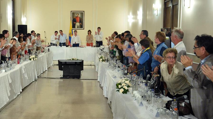 Presidente Santos decretará emergencia económica en frontera con Venezuela Presidente Santos decretará emergencia económica en frontera con Venezuela