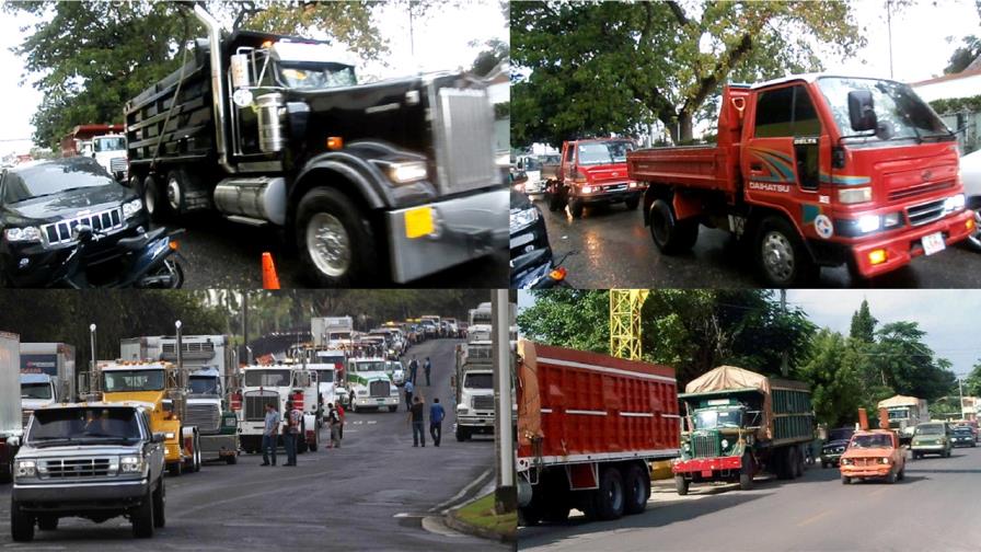 Camioneros bloquean entradas a Moca en reclamo de  apertura de mina de gravilla