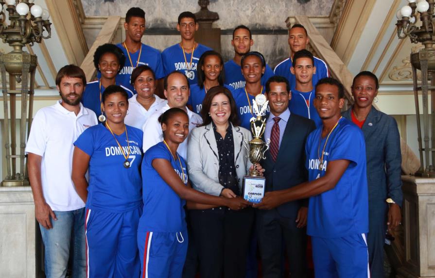 Campeones panamericanos de korfball son recibidos por la vicepresidenta 