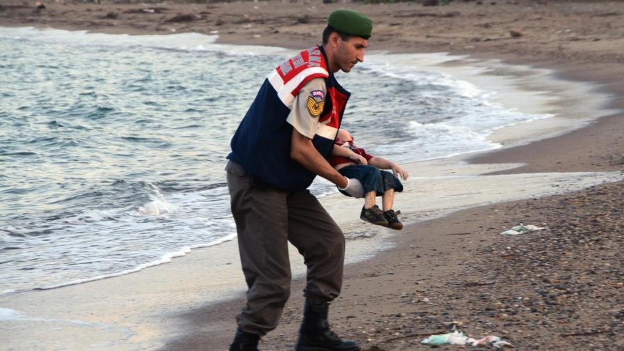 Entierran a Aylan Kurdi, el niño sirio símbolo del éxodo de Oriente Medio