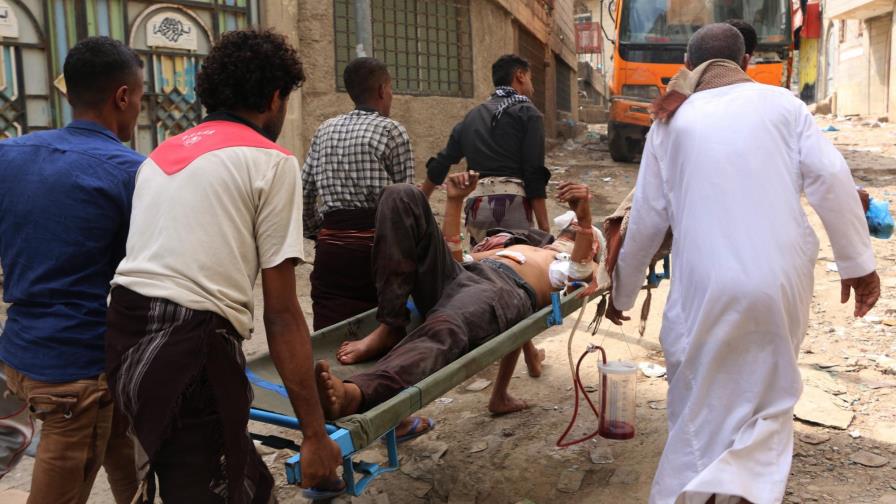 Misil cae en arsenal y mata a 22 soldados de Emiratos 