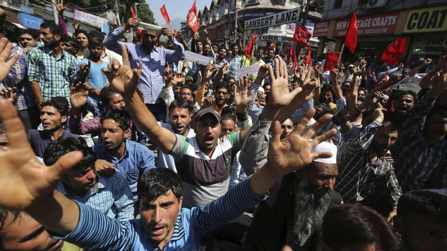 Ser discriminados para ser favorecidos, las castas en la India luchan por más beneficios