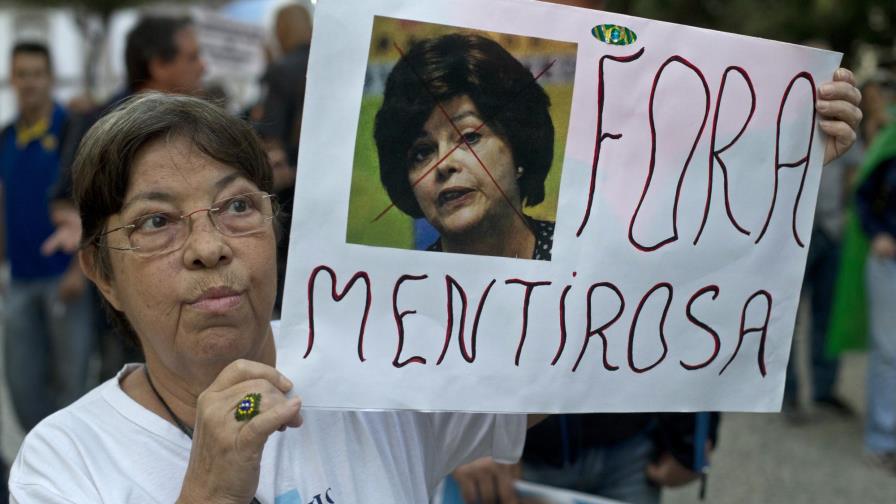 Rousseff pide que se defienda la “estabilidad” de Brasil