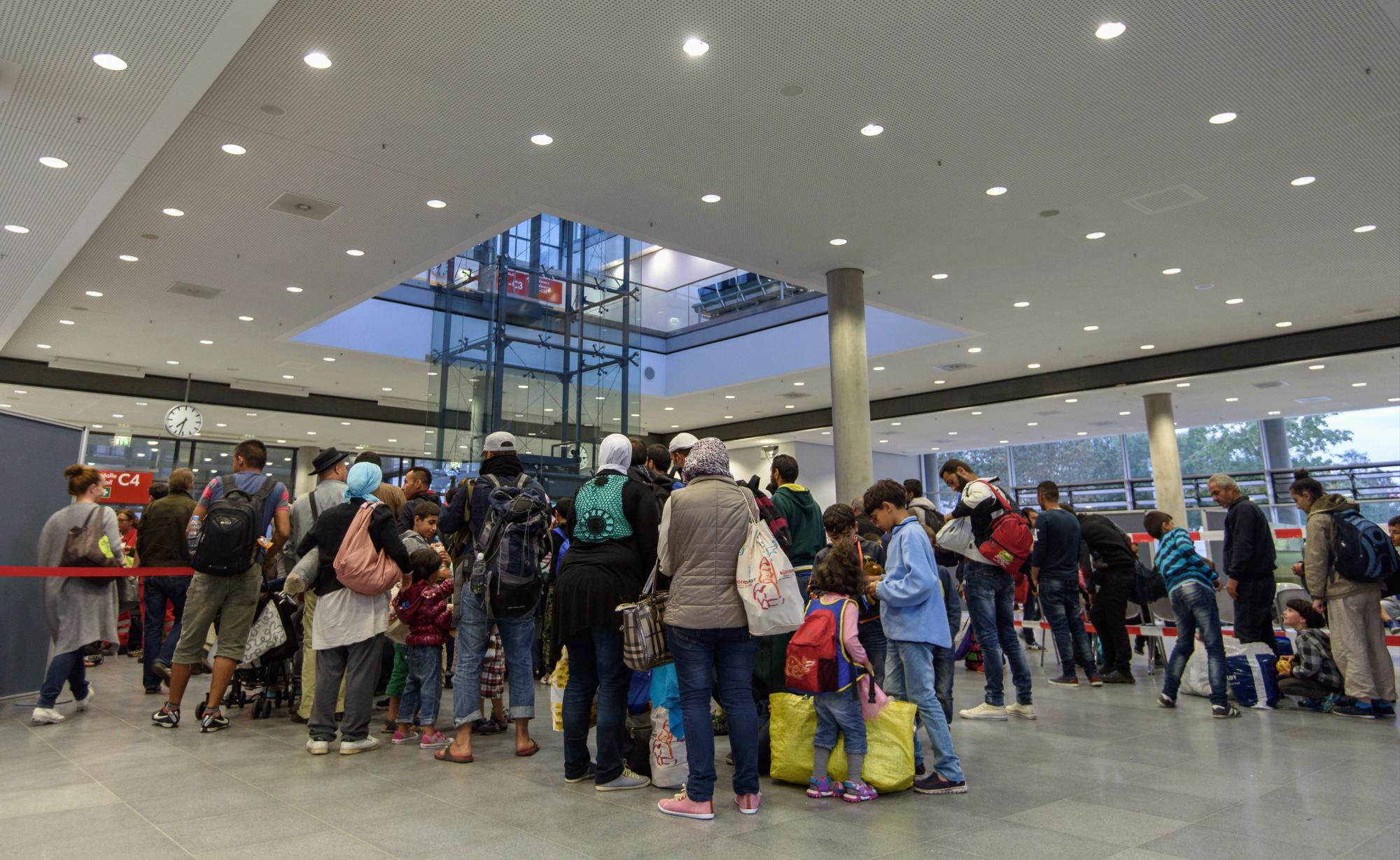 Los refugiados serán trasladados a un alojamiento en Sajonia, Sajonia-Anhalt y Turingia Saalfeld en autobús.