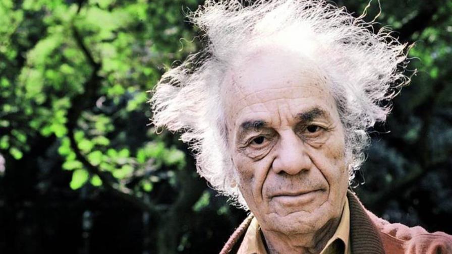 El poeta chileno Nicanor Parra cumple 101 años