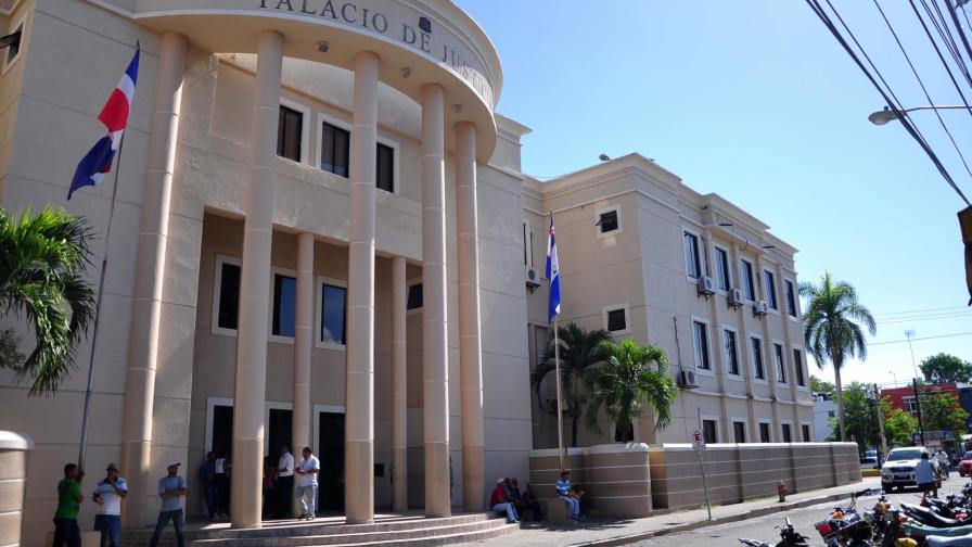 Reenvían juicio de fondo a dos haitianos acusados de matar joven mocano