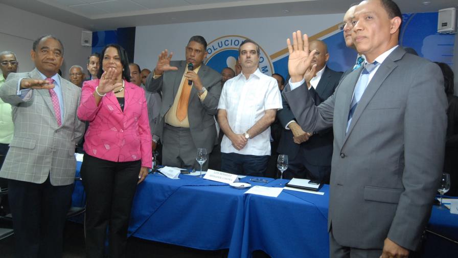 Abinader: pacto suscrito entre Danilo y Miguel es “la continuidad de un negocio con los recursos del Estado”