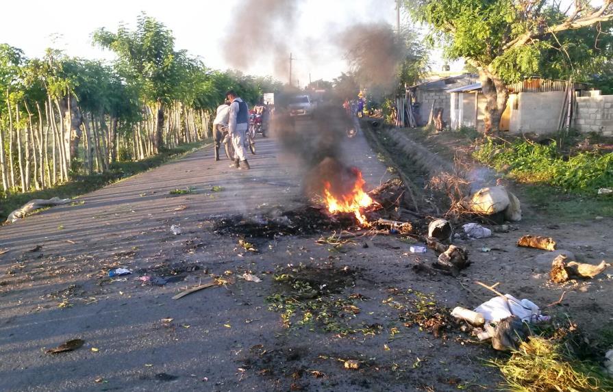 Barrios de Hato Mayor protestan por el cúmulo de basura