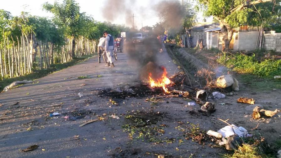 Barrios de Hato Mayor protestan por el cúmulo de basura