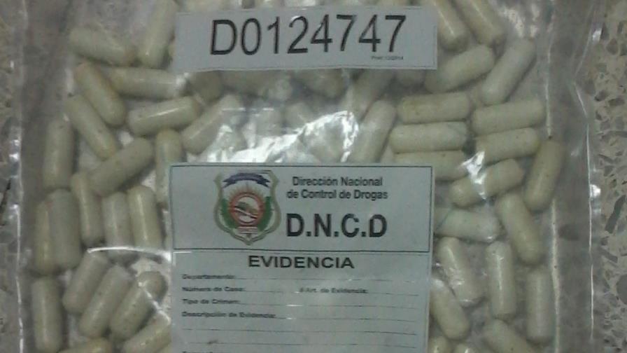 Operan de emergencia un colombiano al cual le explotaron  36 bolsitas de cocaína líquida en el estómago