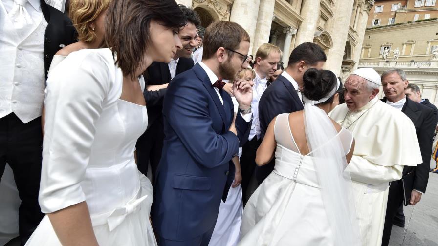 Asesor legal del Vaticano cuestiona reforma papal de anulación matrimonial