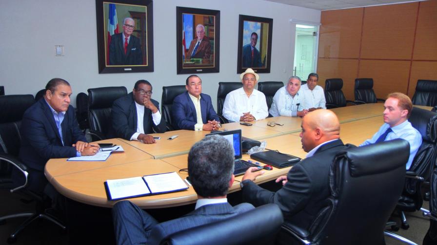 JCE informa  a veedores  avances del proceso de licitación para  escrutinios de próximas elecciones   