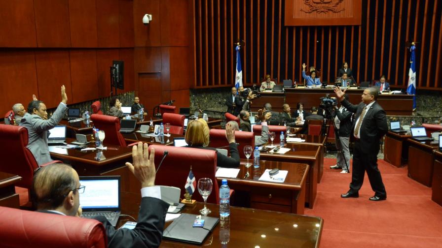 El Senado aprueba suspensión por un año de Ley del Notariado El Senado aprueba suspensión por un año de Ley del Notariado