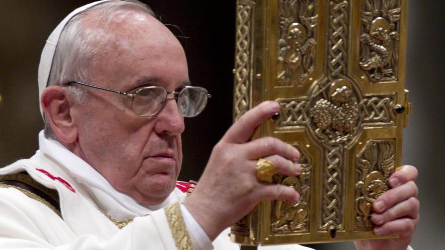 Publican libro sobre conflicto interno en el Vaticano 