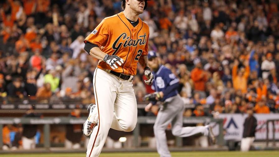 Peavy admite 2 hits en victoria 9-1 de Gigantes sobre Padres 