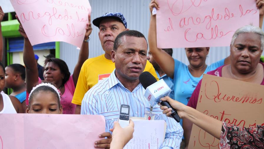 Junta de vecinos de El Café de Herrera demanda arreglo de calles y servicio de agua potable
