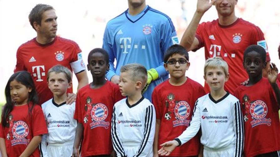 Bayern vence a Ausburgo 2-1, Dortmund gana 4-2 