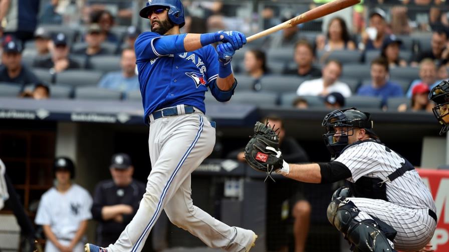 José Bautista conecta dos jonrones en victoria de Toronto frente a los Yankees