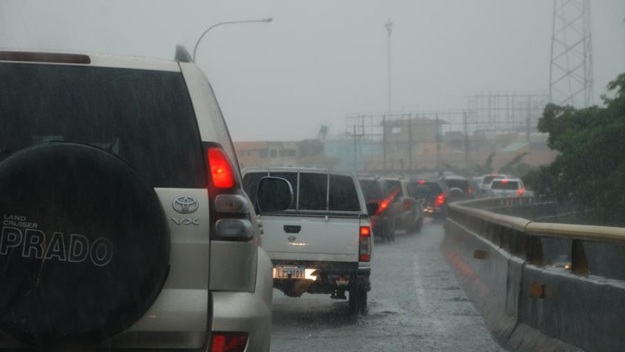 El lunes también será lluvioso; el COE mantiene alerta en diez provincias y el Distrito Nacional