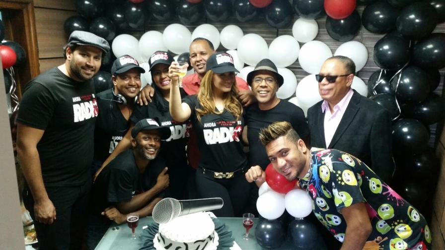 “Ahora Radio” celebra entre artistas su primer año