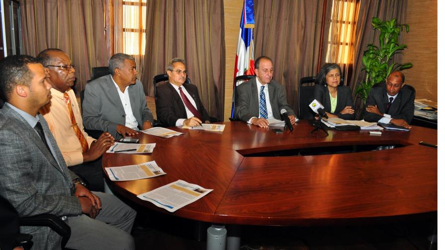 Gobierno reconoce que más de 3.3 millones de dominicanos viven bajo pobreza general