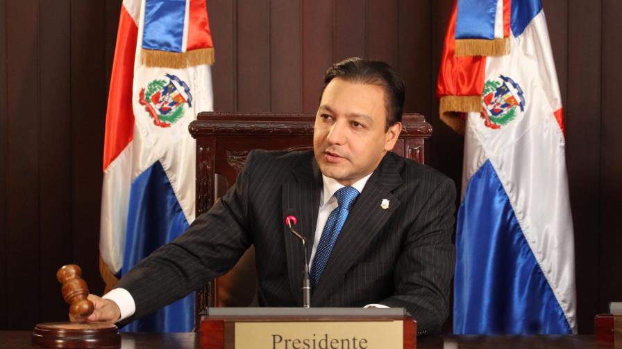 Abel Martínez rechaza suspender la Ley de Notariado