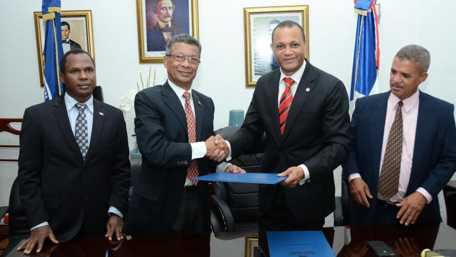 CODIA y UNICA firman acuerdo 