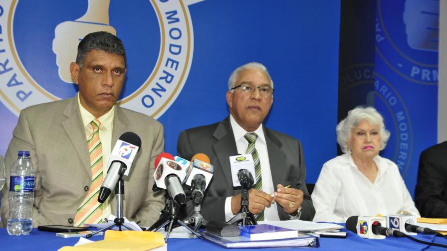 PRM acusa al presidente Medina de “repartir bienes públicos a cambio de la reelección”
