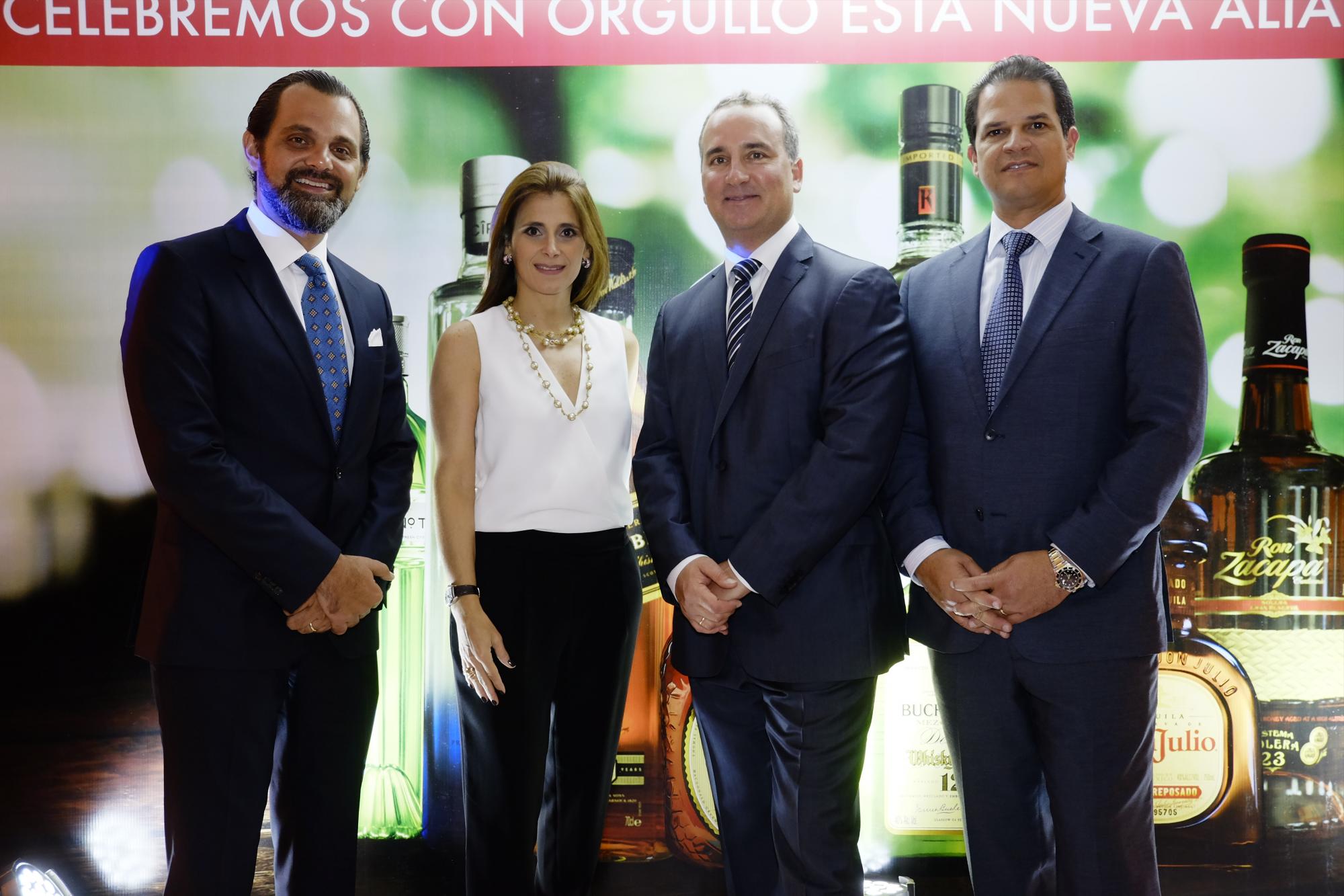 José Miguel y Ligia Bonetti, Jaime Graña y Jorge Torres. 