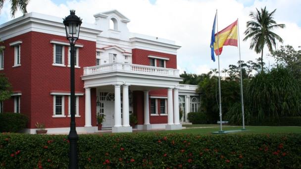 Los senadores denuncian “abuso de funciones” del cónsul español en República Dominicana