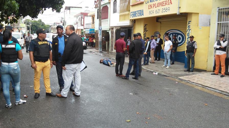 Asaltantes matan un empleado de una ferretería en el barrio 27 de Febrero