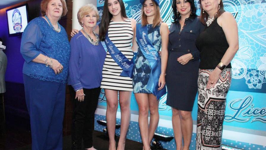 La madrina de Licey, Brissa Esteban  Pou, presentada por rama femenina