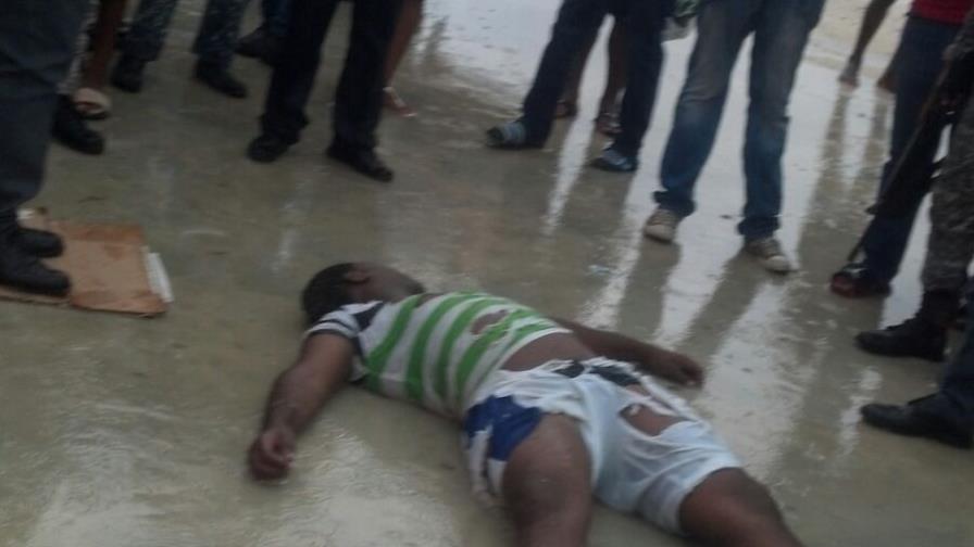 Un muerto y tres heridos impactados por rayos en Boca Chica