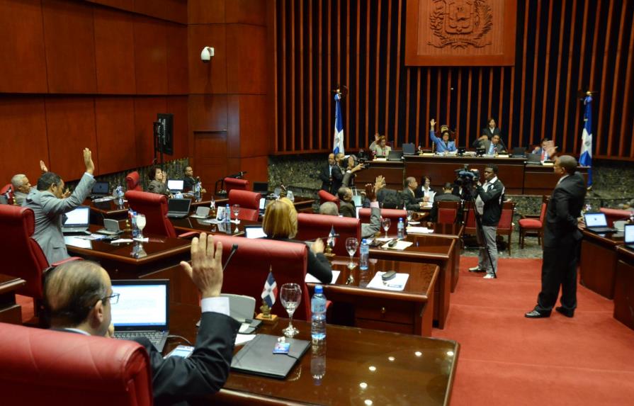 Senado aprueba en segunda lectura suspensión por un año de Ley sobre Notariado