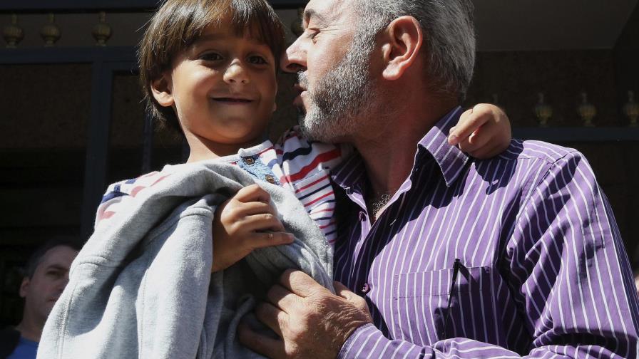  Refugiado sirio maltratado por periodista estrena hogar y nueva vida en Madrid