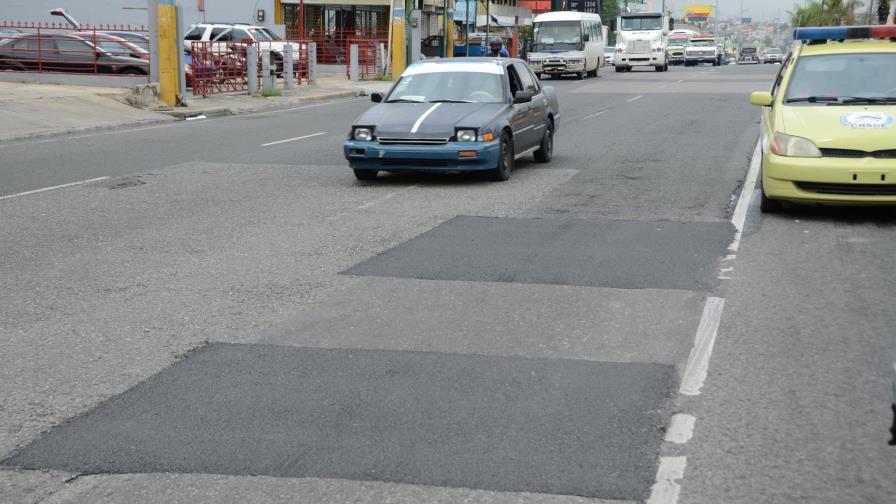 Asfaltan el hoyo de Las Américas