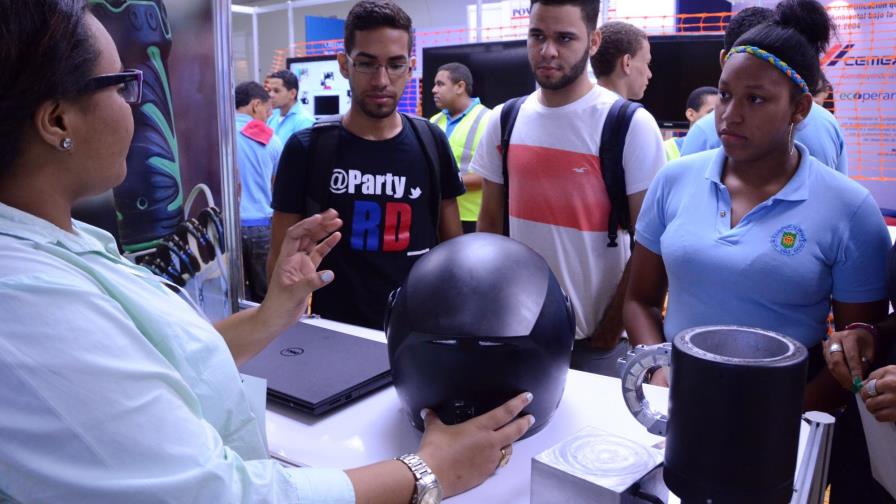 INTEC celebra feria tecnológica con los temas de robótica y automatización