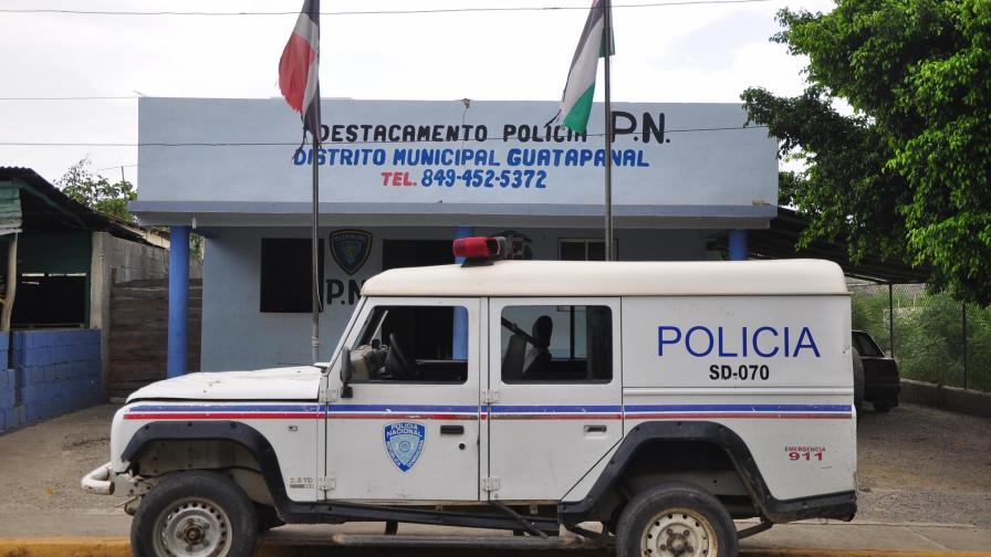 Turba con armas de fuego y machetes retira motocicleta de cuartel policial en Guatapanal
