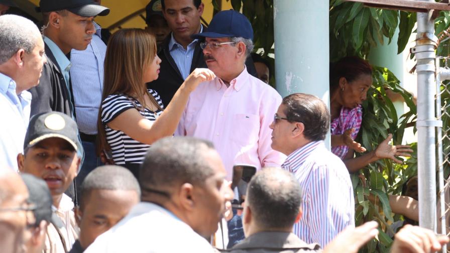 Danilo promete plaza y una granja en Azua