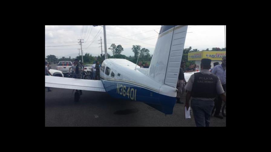 Aeronave aterriza de emergencia en el tramo Jeremías, La Vega