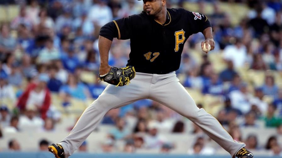 Liriano supera a Kershaw y Piratas vencen a Dodgers 3-2 