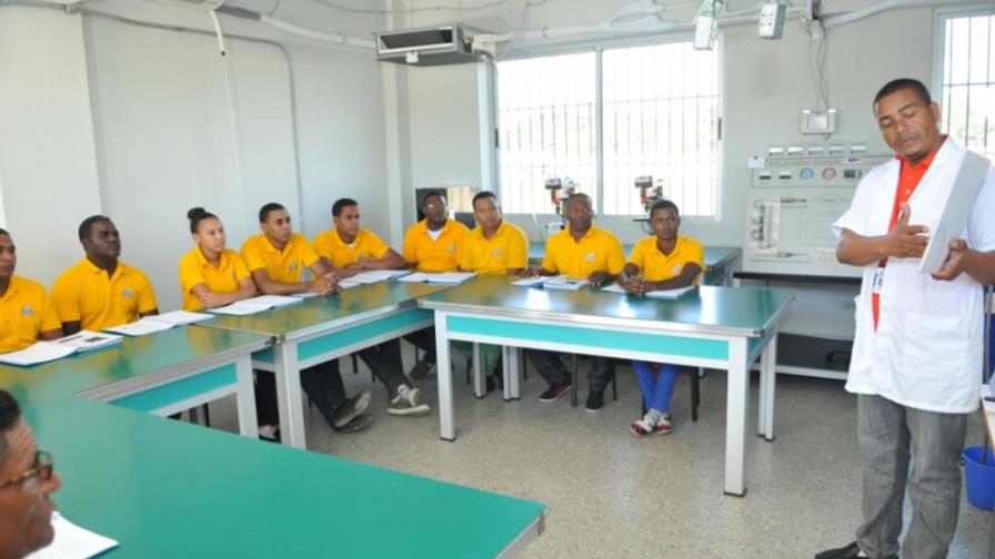 Infotep recibe fondos para el proyecto de su escuela de hostelería