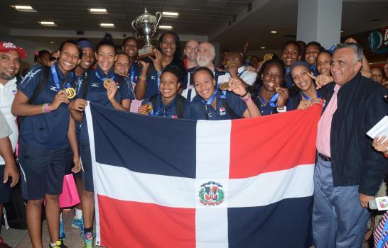 Llegaron al país las “Herederas”, campeonas del Mundial de voleibol Sub-20