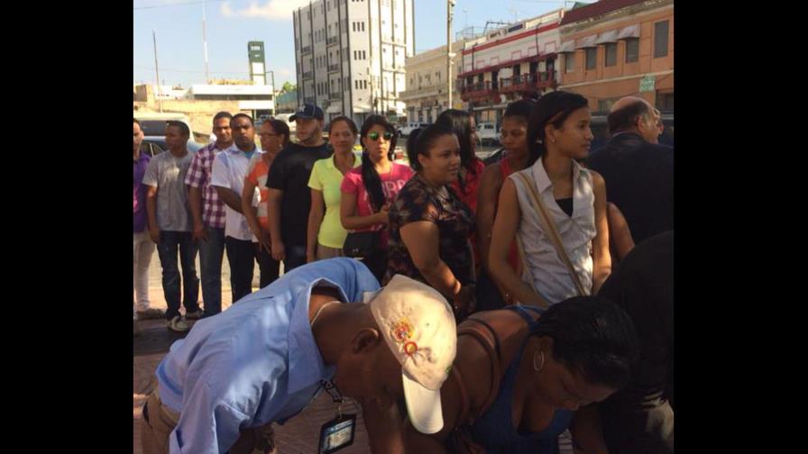 Recolectan firmas para la construcción de un muro fronterizo