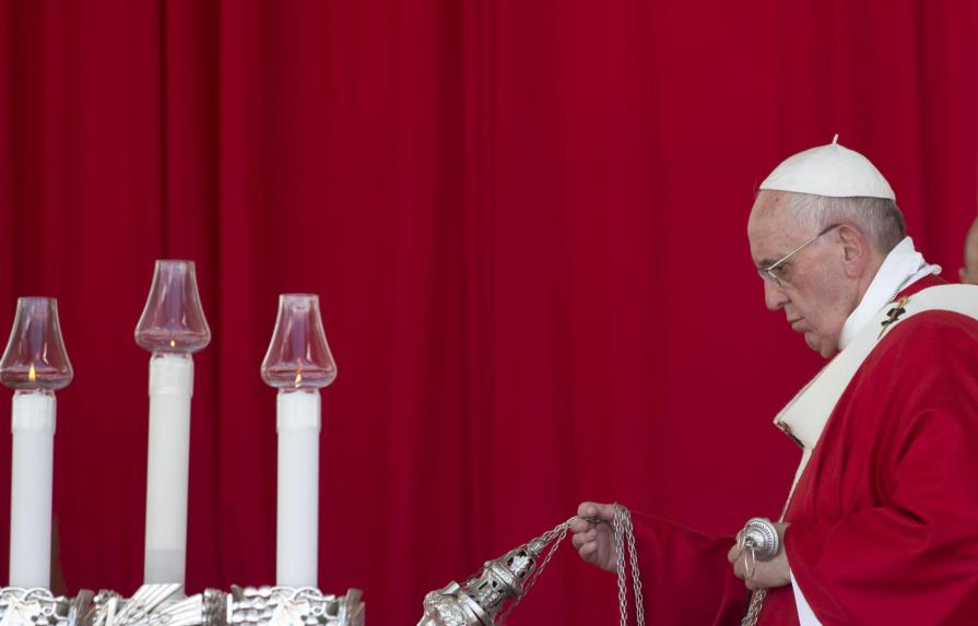 El papa Francisco pide en oriente de Cuba superar resistencia al cambio 